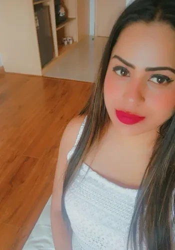 Escorts Diya Malhotra from Greater Noida