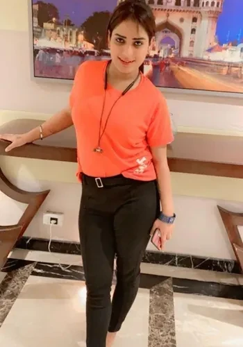 Escorts Diya Malhotra from Aerocity