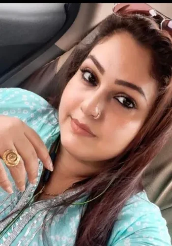 Escorts Simran Dubey from Bhopal