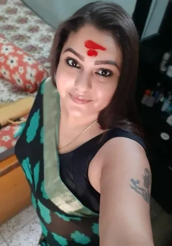 Escorts Simran Dubey from Delhi