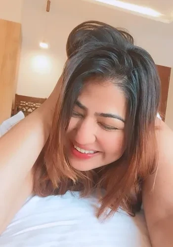 Escorts Jasleen Kaur from Dwarka