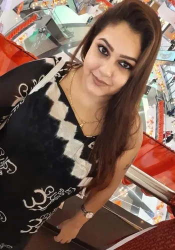 Escorts Simran Dubey from Rishikesh