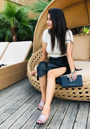 Call Girls Simmi Desai from Kolkata