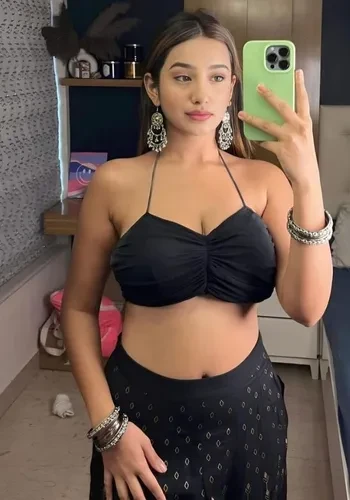 Call Girls Diya Malhotra from Dwarka