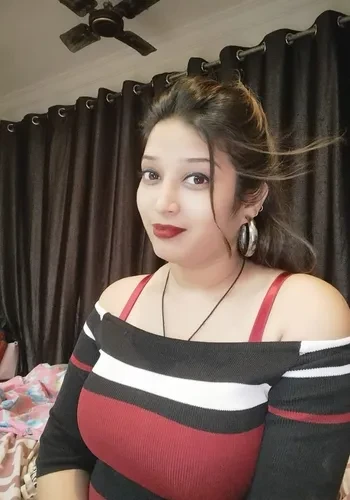 Call Girls Simran Dubey from Mayur Vihar