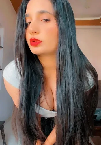 Escorts Diya Malhotra from Rajkot