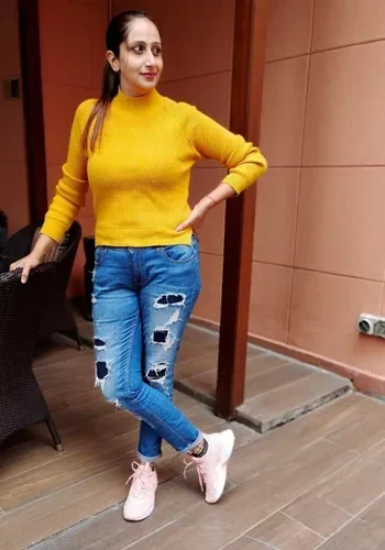 Call Girls Priya Chauhan from Connaught Place