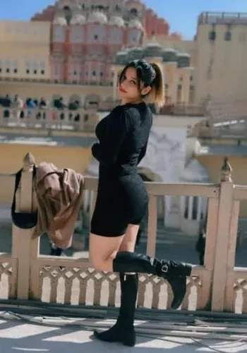 Escorts Anushka Khurana from Aerocity
