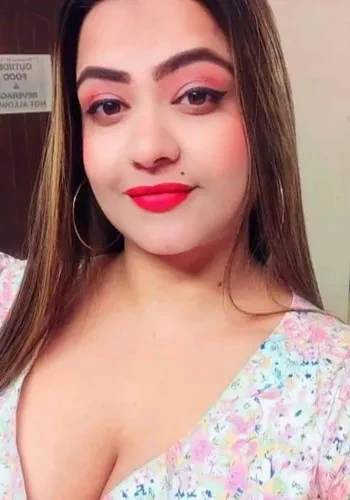 Call Girls Rashi Khanna from Connaught Place