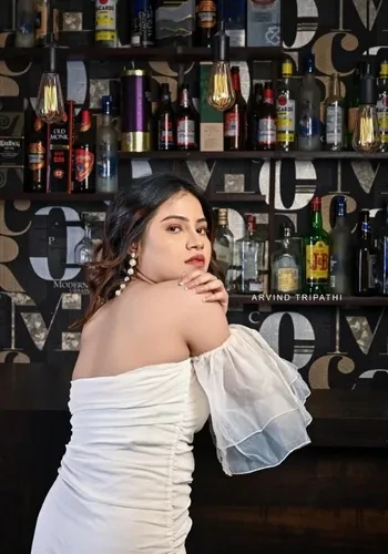 Escorts Anushka Khurana from Mayur Vihar