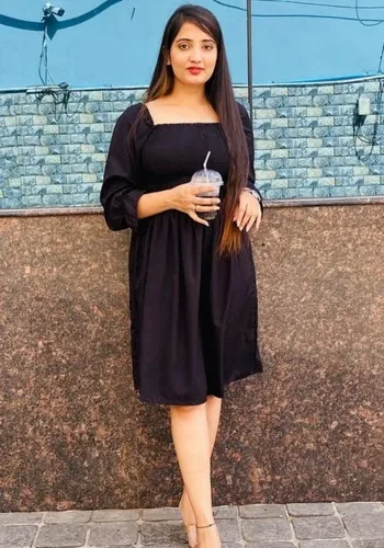 Escorts Priya Chauhan from Mayur Vihar
