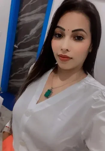 Escorts Sakshi Iyer from Ahmedabad